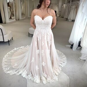 NWT Stella York Blush and Ivory Lace Appliqué Bridal Gown Wedding Dress